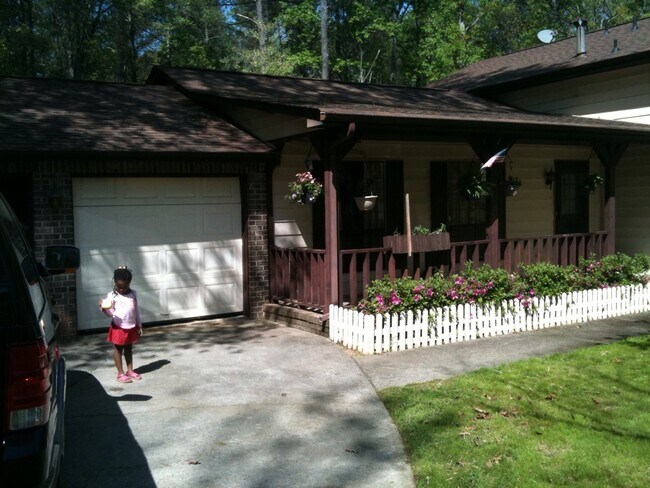 Foto del edificio - 130 White Oak Way