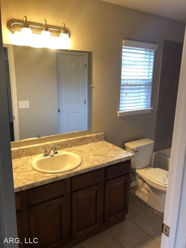 Building Photo - 4 br, 2 bath House - 3521 Justice Drive