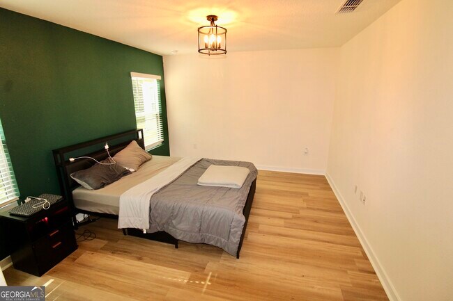 Foto del edificio - 119 Teakwood Dr