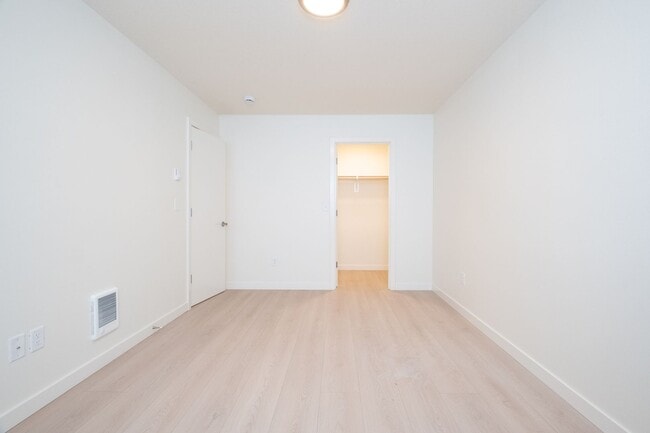 Building Photo - Beautiful 2 Bedroom Irvington Gem, Fully Renovated!