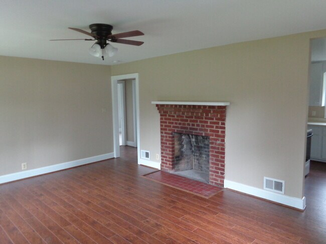 Foto del edificio - 607 Waterloo Rd