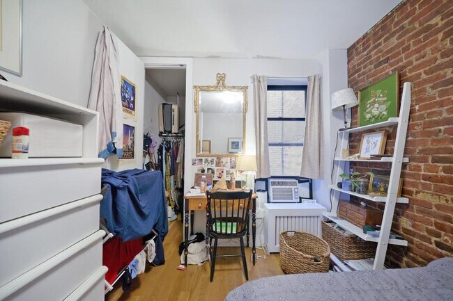 Building Photo - 2 bedroom in New York NY 10036