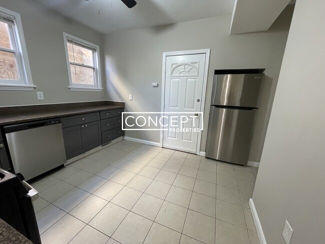 Foto del edificio - 68 Bellevue St