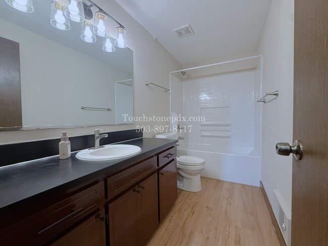 Building Photo - 120 SE 176th Pl