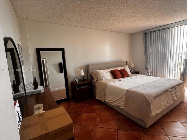 Photo - 1801 S Treasure Dr Apartment