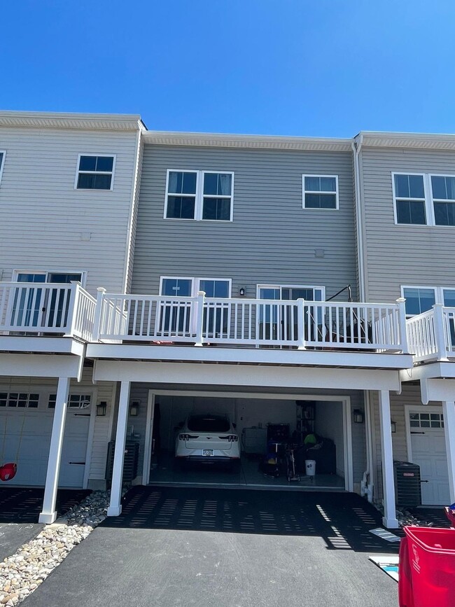 Foto del edificio - 713 Quarry Point Rd