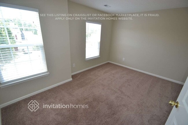 Foto del edificio - 8138 Chatham Oaks Dr