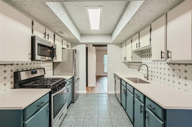 Foto del edificio - 3305 Broken Spoke Trail