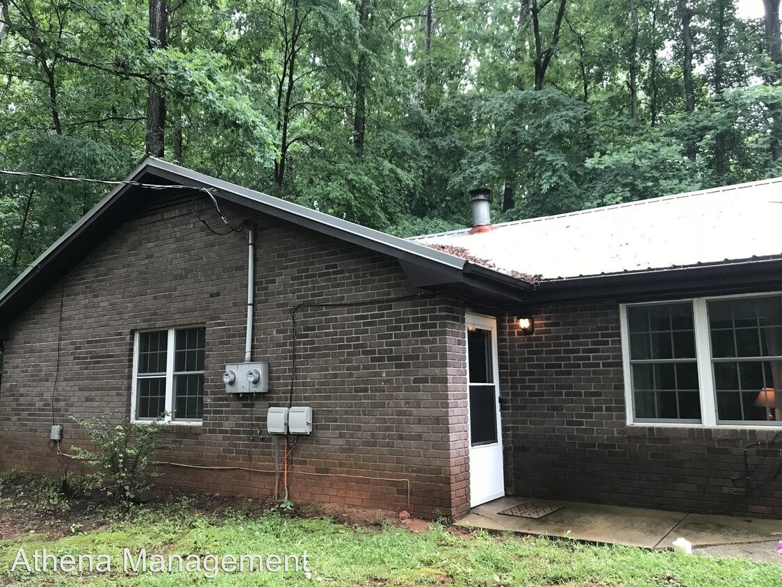 Primary Photo - 2 br, 1 bath House - 332 Edgewood Dr.