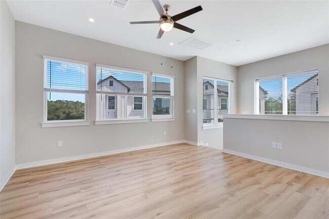 Foto del edificio - 12001 Vista Parke Dr