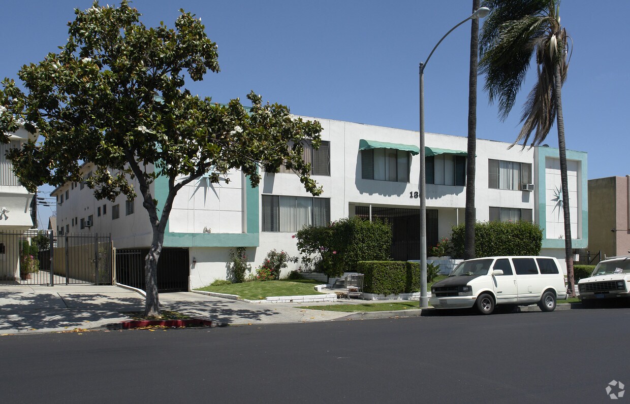 130 S Oxford Ave. - 130 S Oxford Ave