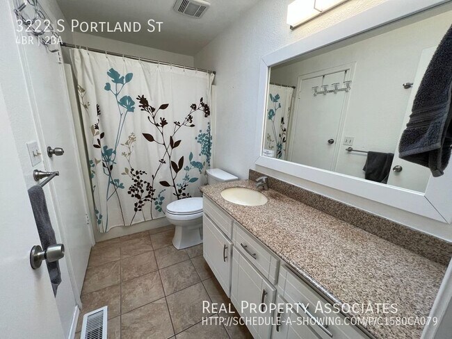 Building Photo - 4 Bedroom Home in South Seattle