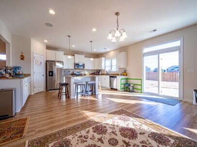 Foto del edificio - HUGE Owner's Suite!
