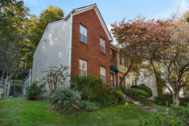 Building Photo - 1658 Grist Mill Dr