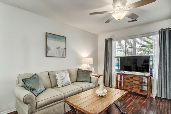 Foto del edificio - 34 Bushwood Dr