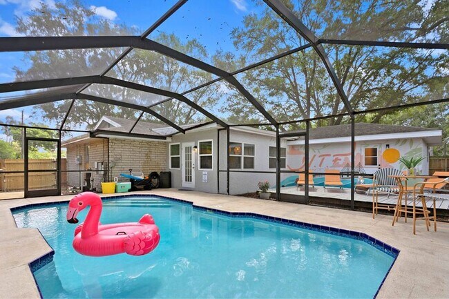 Foto del edificio - 11208 Duncan St