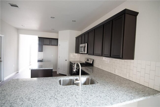 Building Photo - 825 Durness Dr