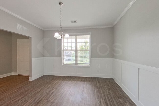 Foto del edificio - 215 Orchard Ln