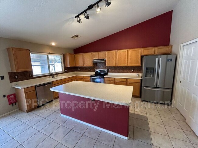 Foto del edificio - 13444 W Paradise Ln
