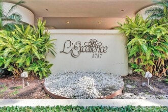 Building Photo - 5757 Collins Ave