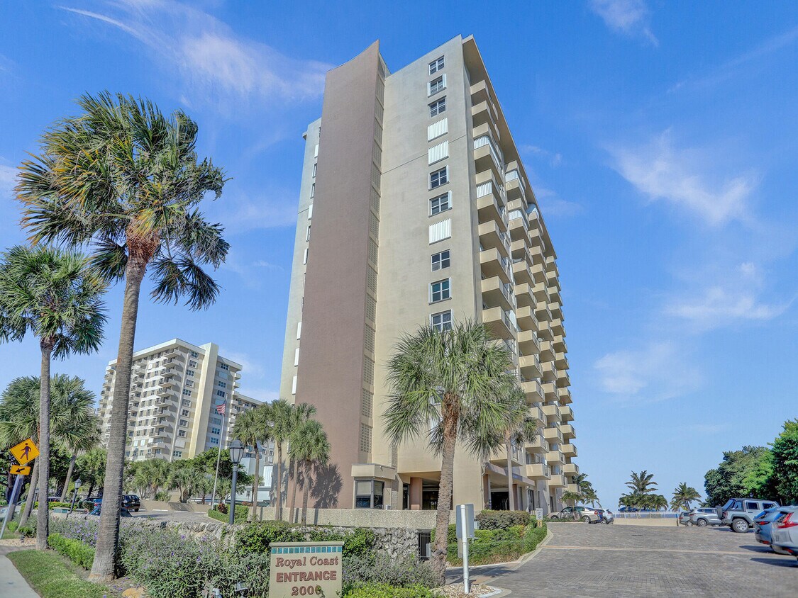Primary Photo - 2000 S Ocean Blvd
