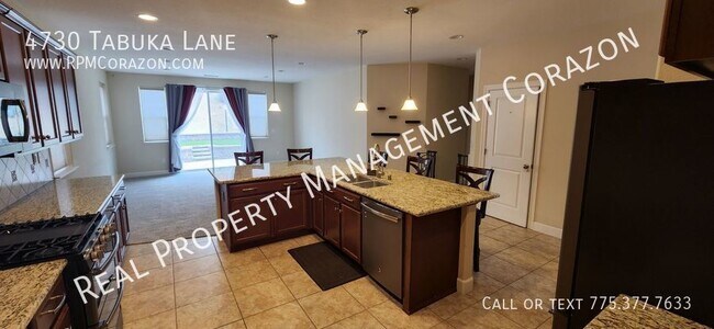 Building Photo - Spacious 4 bedroom, 3 car, 1/4 acre lot, R...