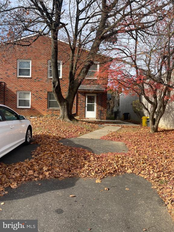 Primary Photo - 233-B Roesch Ave
