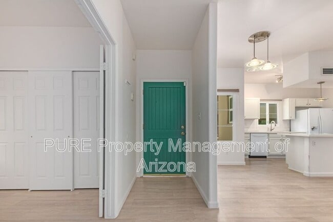 Building Photo - 11333 N 92nd St