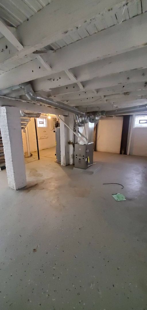 Building Photo - Charming 3-Bedroom Property in Prime Location