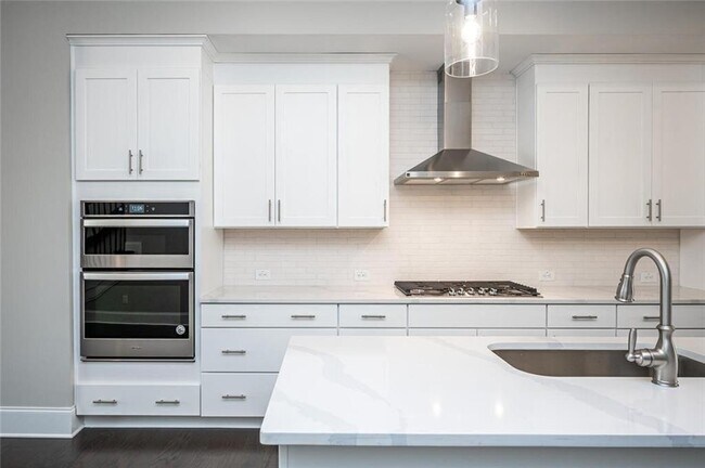 Foto del edificio - 6655 Sterling Dr