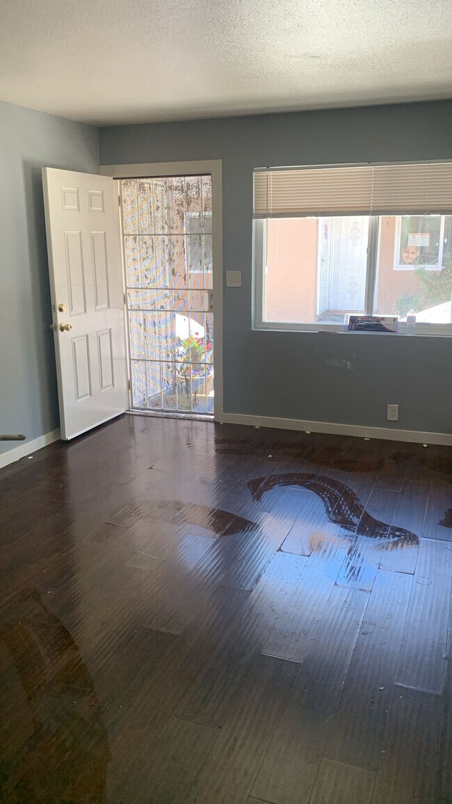 Foto del edificio - 832 Jeanne Ave