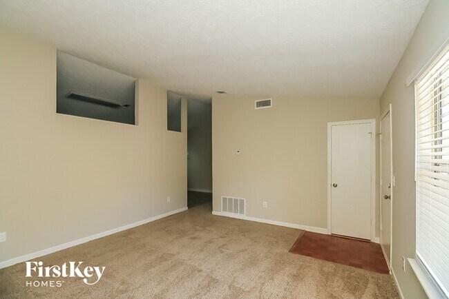 Building Photo - 6490 Emerald Pointe Cir