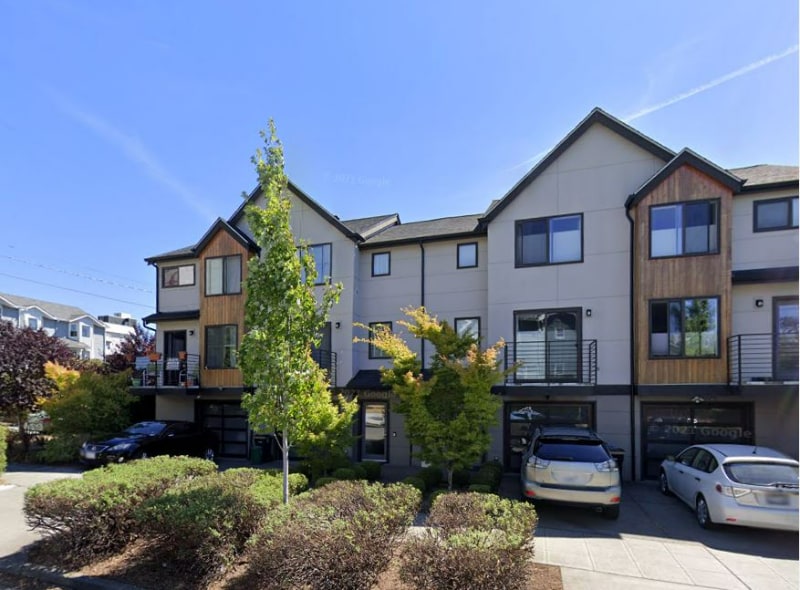 Foto principal - 823 NE 64th St