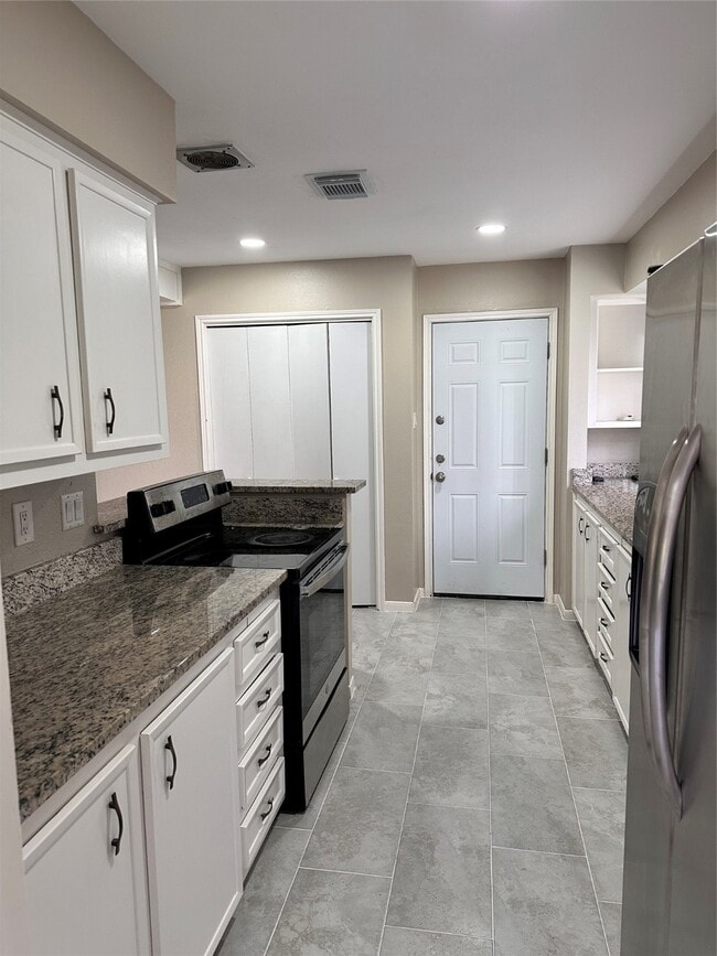 Building Photo - 1102 Red Rock Canyon Dr