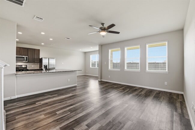 Foto del edificio - 24907 Bastiani Canvas Ln