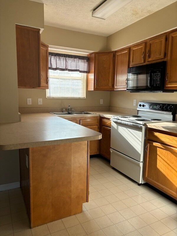 Foto del edificio - 140 Heather Rd