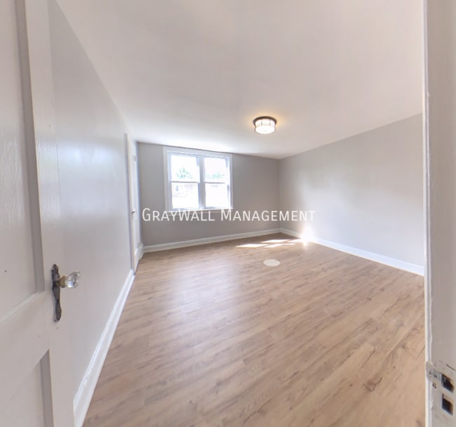 Building Photo - $2,000 - 3 Bedroom 1 Bathroom House In Col...