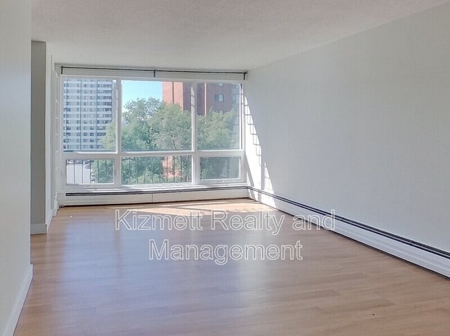 Building Photo - 10135-10120 120 St NW