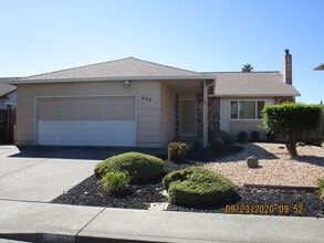 Building Photo - 609 Decoy Ln