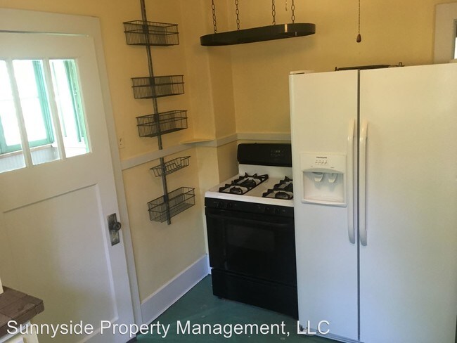 Building Photo - 3 br, 3 bath House - 765 13th Street