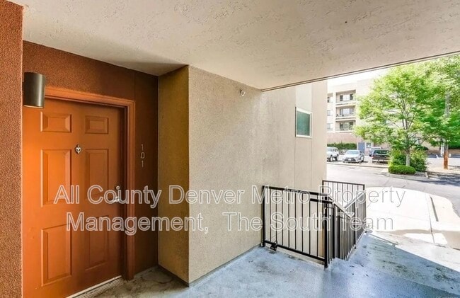 Building Photo - 5201 S Fox St