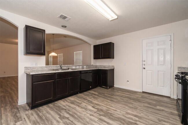 Foto del edificio - 13130 Withee Path Ln