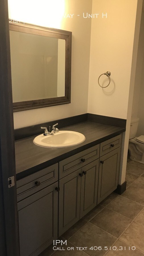 Foto del edificio - 1160 Rosa Way