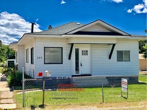 Building Photo - 357 Sue Rd