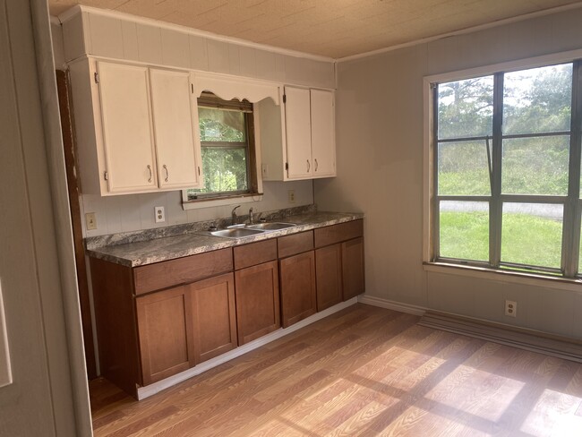 Building Photo - Bonner 2