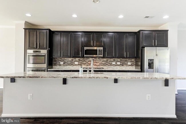 Building Photo - 21493 Willow Breeze Sq