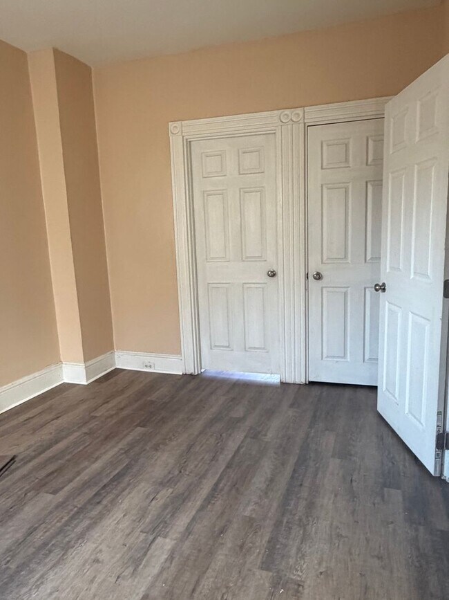 Building Photo - 411 S Prince St