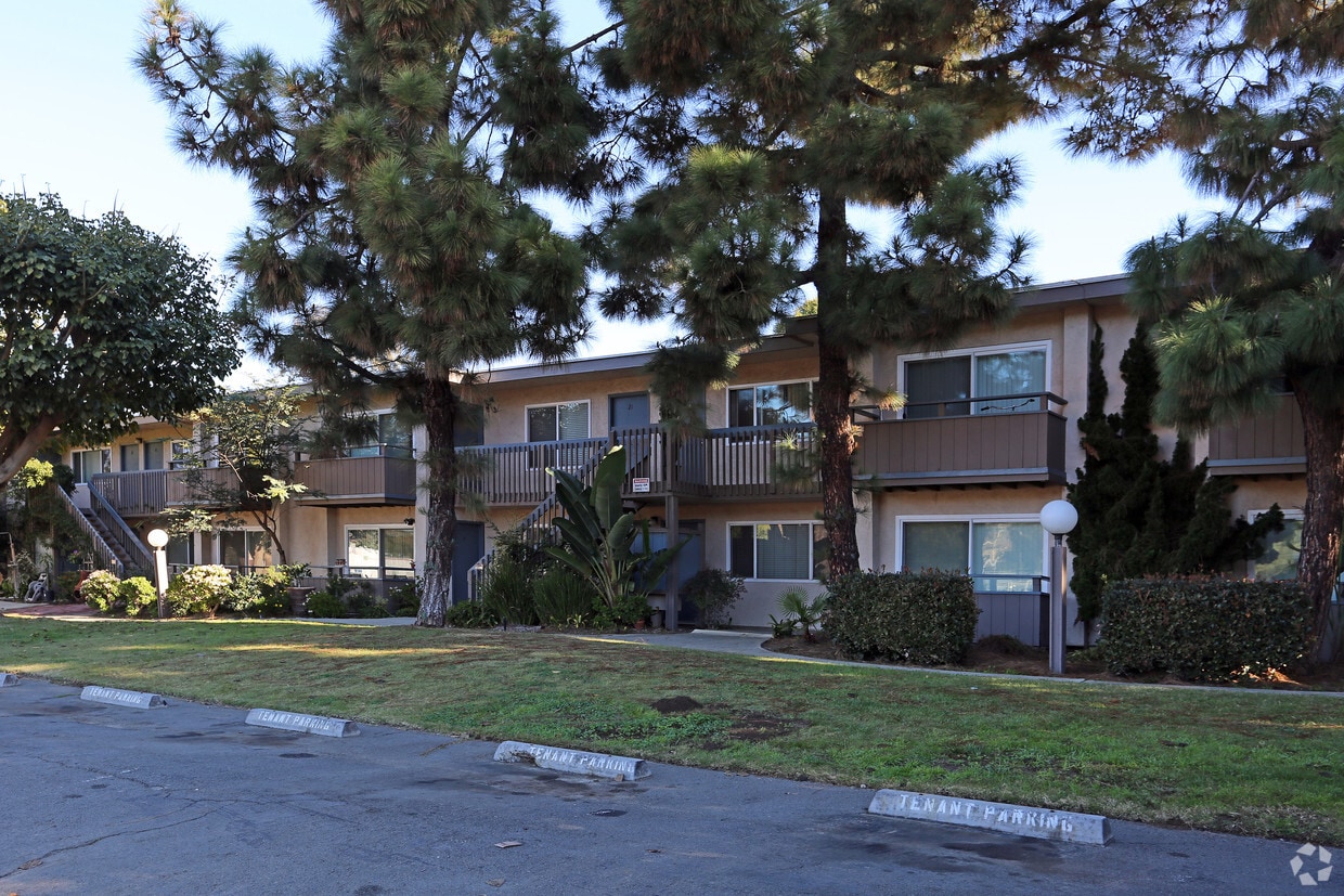 Primary Photo - Corals Apartments
