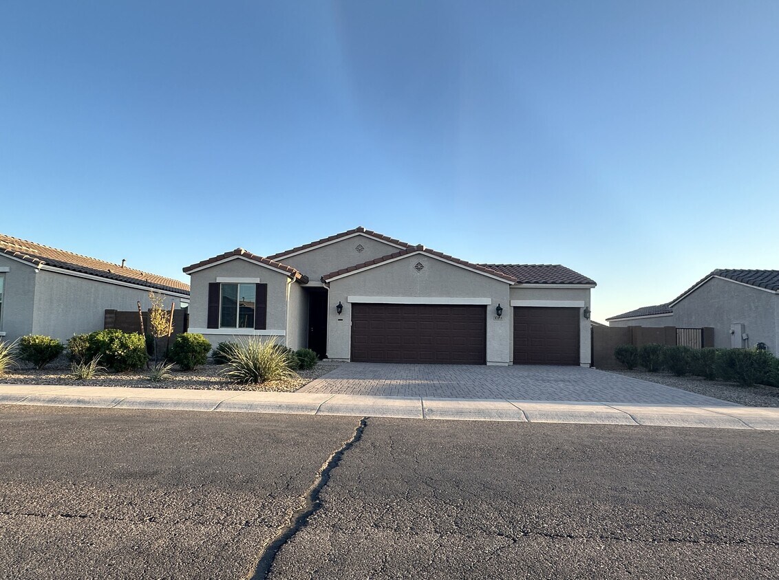 Foto principal - 1019 W Hess Ave