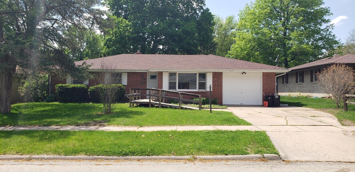 Primary Photo - 3424 Schalck Dr